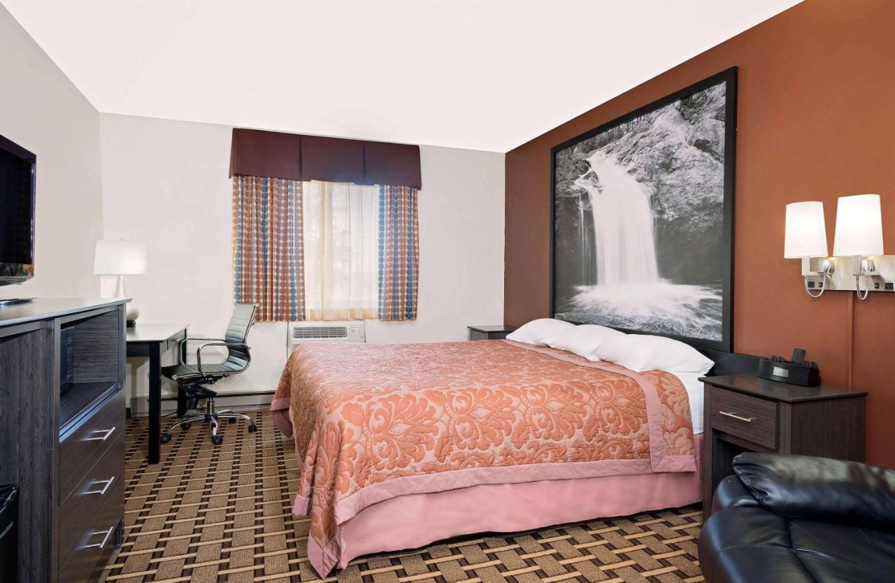 Super 8 By Wyndham Ashland Hotel Eksteriør billede