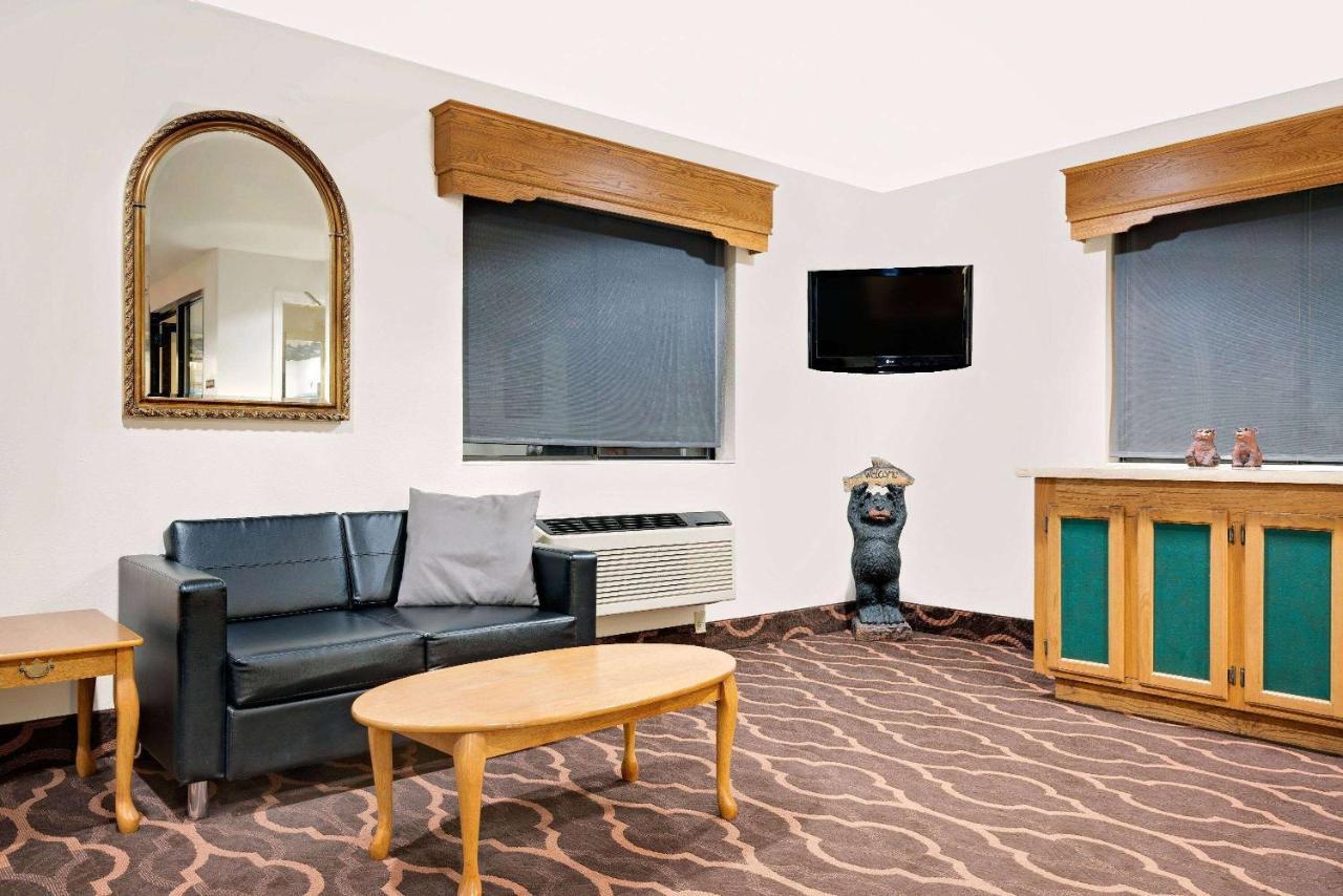 Super 8 By Wyndham Ashland Hotel Eksteriør billede