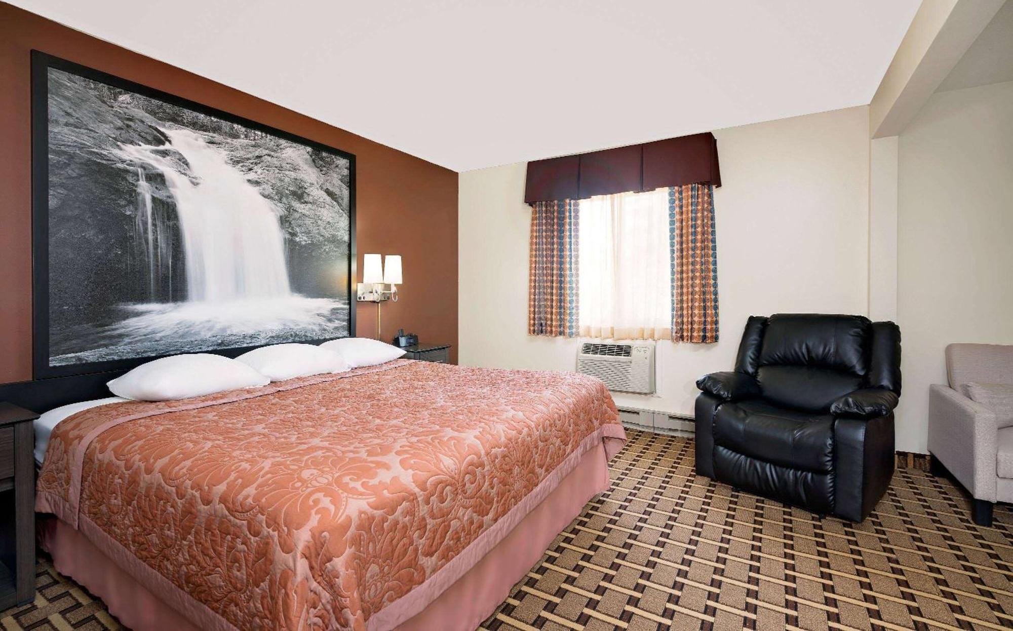 Super 8 By Wyndham Ashland Hotel Eksteriør billede